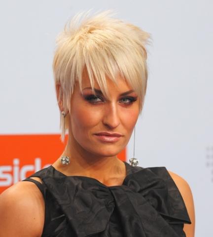 frisur tipps lange haare frisuren mittellang für ältere frauen