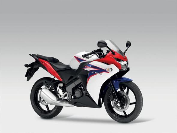 Honda cbr125r racing #7