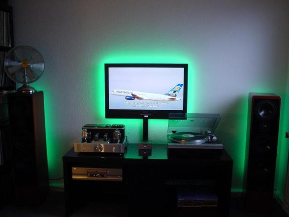 TV mit ambilight bei mir N?tzlich? (Computer, LED, LCD) TV mit ambilight bei mir N?tzlich? (Computer, LED, LCD)