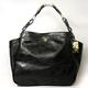 - Suche diese Tasche! -