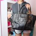 - Suche diese Tasche! -