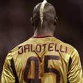 Balotelli Trikot in gold