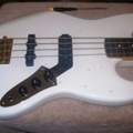 (Bass) Gitarre ohne Schlagbrett spielen?