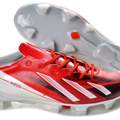 Fällt der Adidas F50 in der Messi-Version eher kleiner oder größer aus?