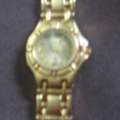 gold uhr ? wenn ja was hat diese für einen wert?