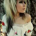 Haare selber färben (Blond mit schwarzer Deckfarbe drunter) eine gut Idee?