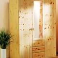 Holzschrank mit Folie kleben