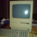Ich suche nach software die ich nur auf diskette laden muss für den Macintosh plus
