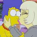 Marge simpson küsst lady gaga?