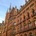 Name eines bestimmten Bahnhofs in der Nähe von London gesucht (mit Foto)