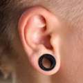 Ohr-Piercing (Tunnel)