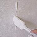 Wand vor dem tapezieren abschleifen wenn Buckel drin sind ? Bitte ich brauch Hilfe