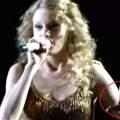 Warum macht Taylor Swift immer wieder dieses Zeichen (Bild) - das ist mir bei ihr ...