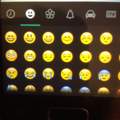 WAs bedeutet dieser Whatsapp smiley? (Mit Bild )