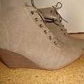 Weiß jemand von wo diese Schuhe sind?