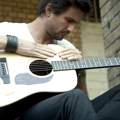 Welche Gitarre von Tom Beck ist das ?