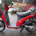 Wie Batterie bei Roller Piaggio Free 50 wechseln? Batteriewechsel Motorroller? Wie Abdeckung öffnen?