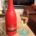 Wie bekomme ich den den mantel im krokodesign von meiner champagnerflasche?