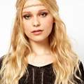 Wie bekomme ich eine schöne Frisur mit Haarband hin?