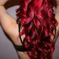 Wie färbe ich dunkelbraune Haare rot?