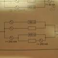 Wie finde ich in einem Stromkreis Potential, Stromstärke und Widerstand? (Physik)