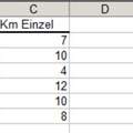 Wie kann ich diese Excel-Tabelle gruppieren und eine Summe pro Gruppe bilden?