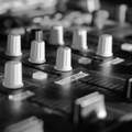 Wie nennt man diese "boards" die die DJs haben?