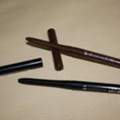 Wie trägt man den eyeliner aus?