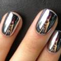 Wo bekomme ich diesen spiegelnden Nagellack?
