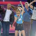 Wo bekomme ich so eine Hose wie Taylor Swift sie trug?