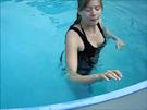 Übungen für Wassergymnastik im Schwimmbad
