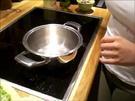 Ohne Kohlenhydrate: Kokossuppe mit Huhn