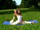 Yoga Spagat - Vorführung von Anjaneyasana