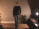 Hackysack hinter dem Rücken fangen