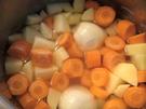 Billiges Essen kochen: Kartoffeln und Möhren durcheinander