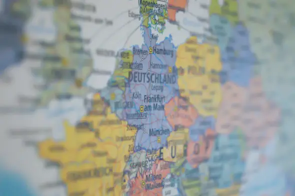 Die Karte Europas wird dargestellt mit einem Fokus auf Deutschland. 
