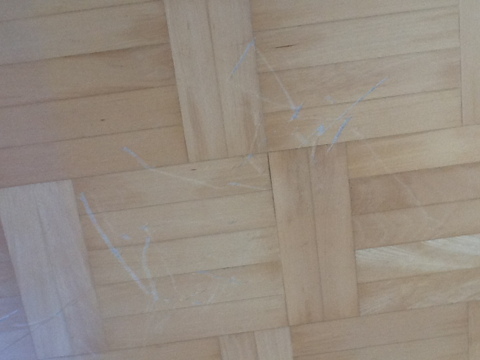 Laminat Parkett kaputt - Kann man das reparieren? Mit Wachs oder