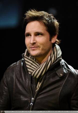 - (Twilight, peter facinelli)