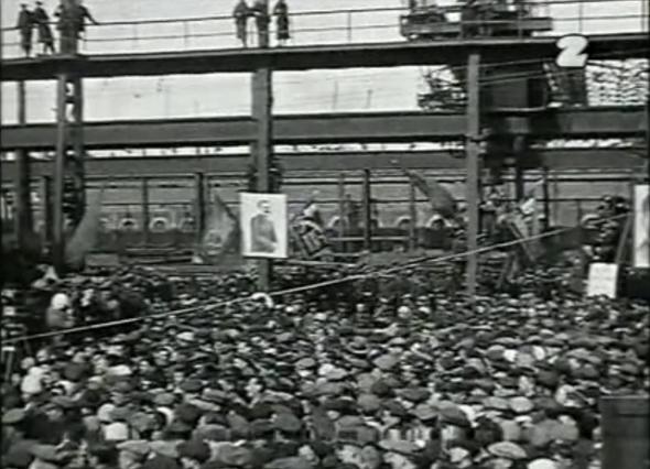 Arbeiterversammlung in volkseigener UdSSR-Fabrik - (Freizeit, Politik, DDR)