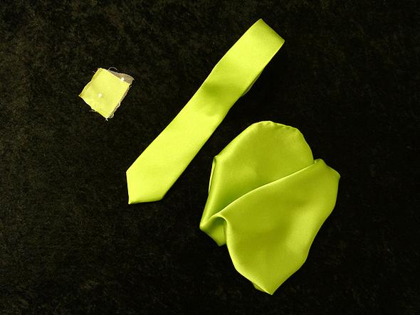 hellgrüne Krawatte mit Einstecktuch, aus Bio-Seide - (Farbe, Kleid, Krawatte)