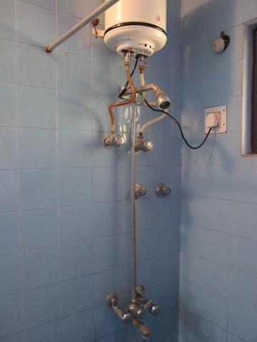Boiler in einem Gästehaus in Indien - (Mietrecht, Elektrik, Schutz)