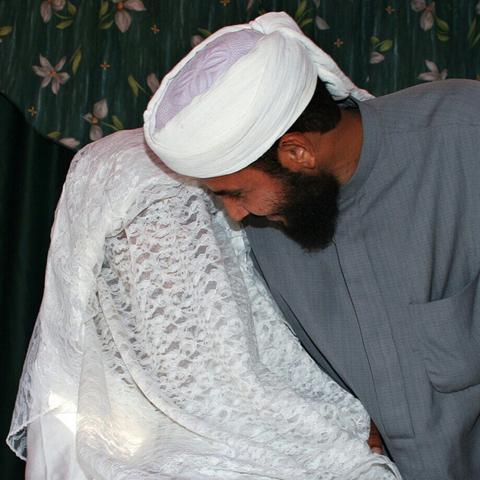 Braut mot besticktem Schleier - (Islam, Hochzeit, Burka)
