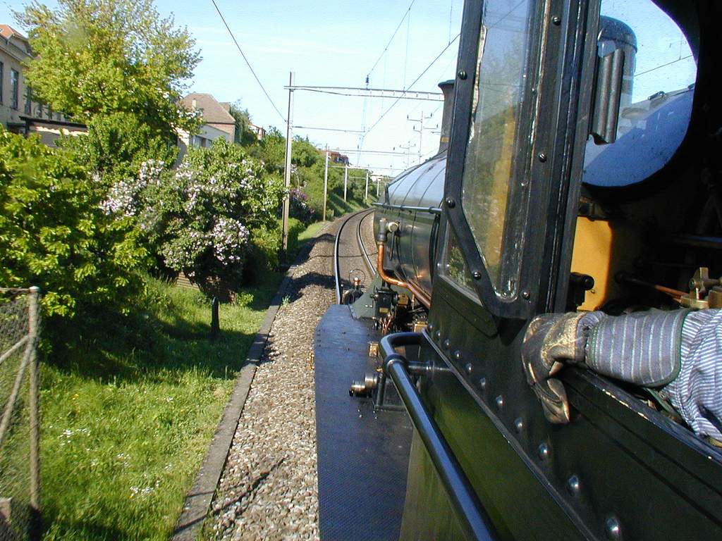 Warum fahren in der Schweiz die Züge "links"? (Bahn)