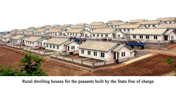 Häuser für die BAuern auf dem Land-gebaut vom Staat - (Korea, Nordkorea, Energieeinsparung)