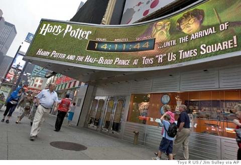 Vor dem Verkauf von HBP - (Harry Potter, Twilight)