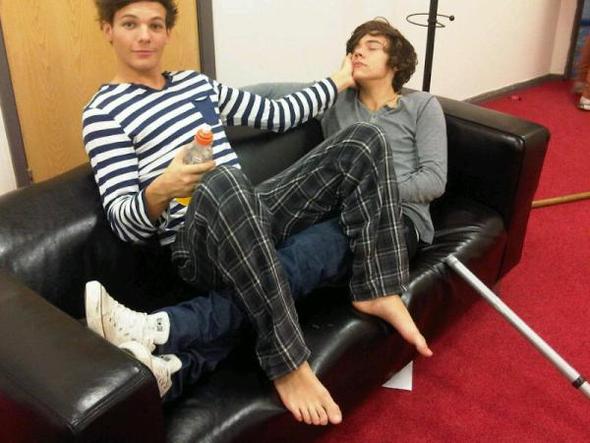 Larry being cute af<3 - (Freizeit, One Direction, Harry Styles)