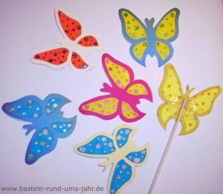 Schmetterlingen aus Ton- und Transparentpapier von www.basteln-rund-ums-jahr.de - (Langeweile, Kreativität, basteln)