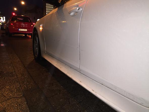 Kratzer in der Mitte... - (Kosten, Kratzer, BMW E60)