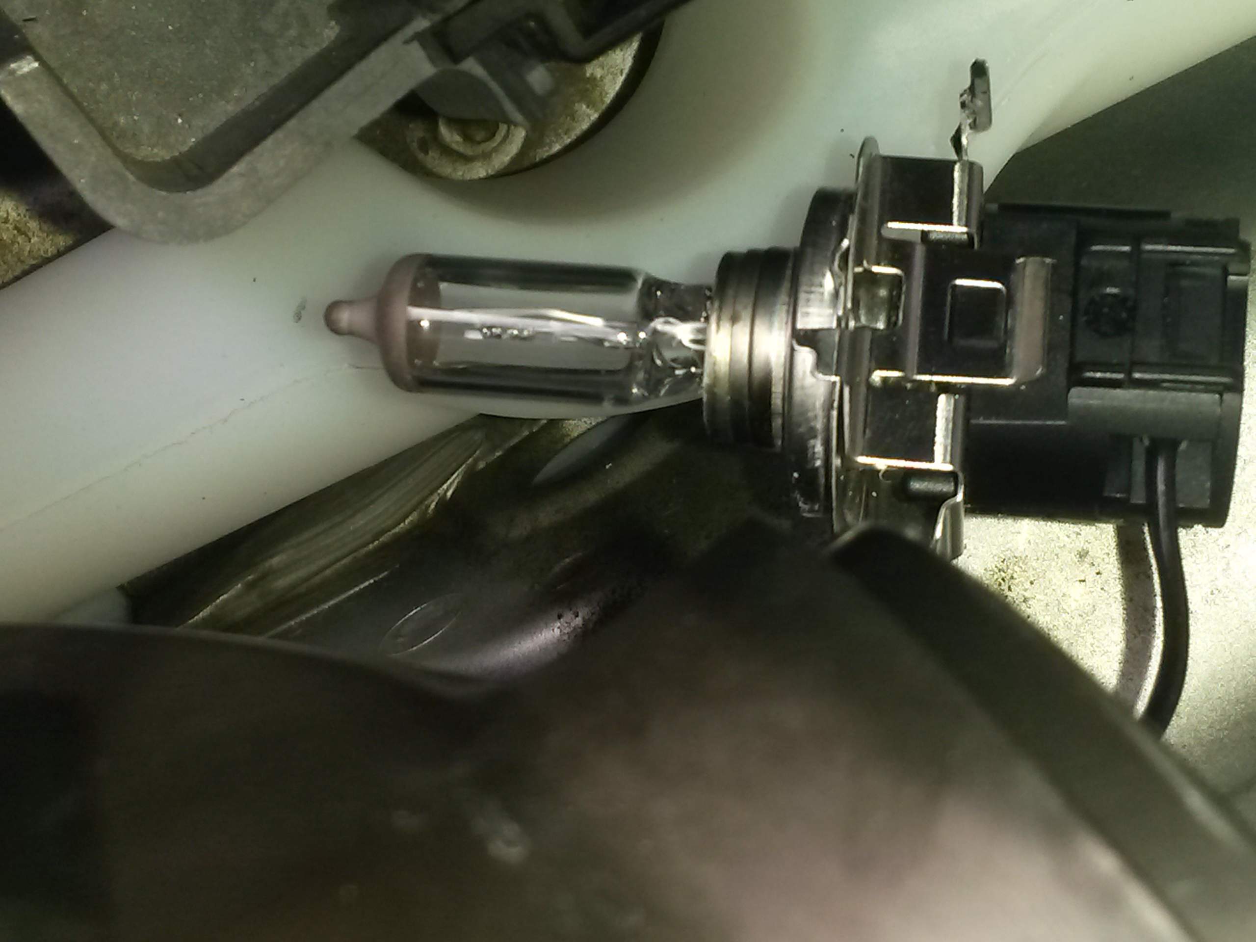 Lampenwechsel Polo 9n - Stecker abziehen? (Auto, Lampe)