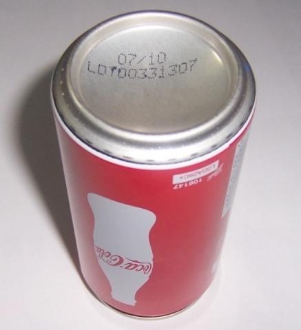 Lokennzeichnung und MHD bei einer Coca-Cola Dose - (Cola, Coca)